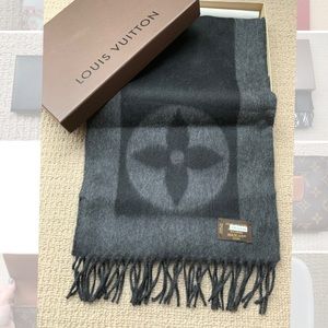 New in box Louis Vuitton monogram Scarf